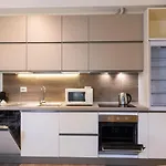 West Milan - Modern And Comfortable Apartment