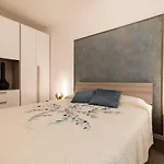West Milan - Modern And Comfortable Apartment